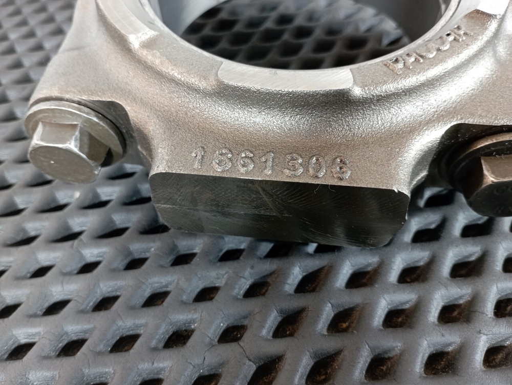 Поршень с шатуном