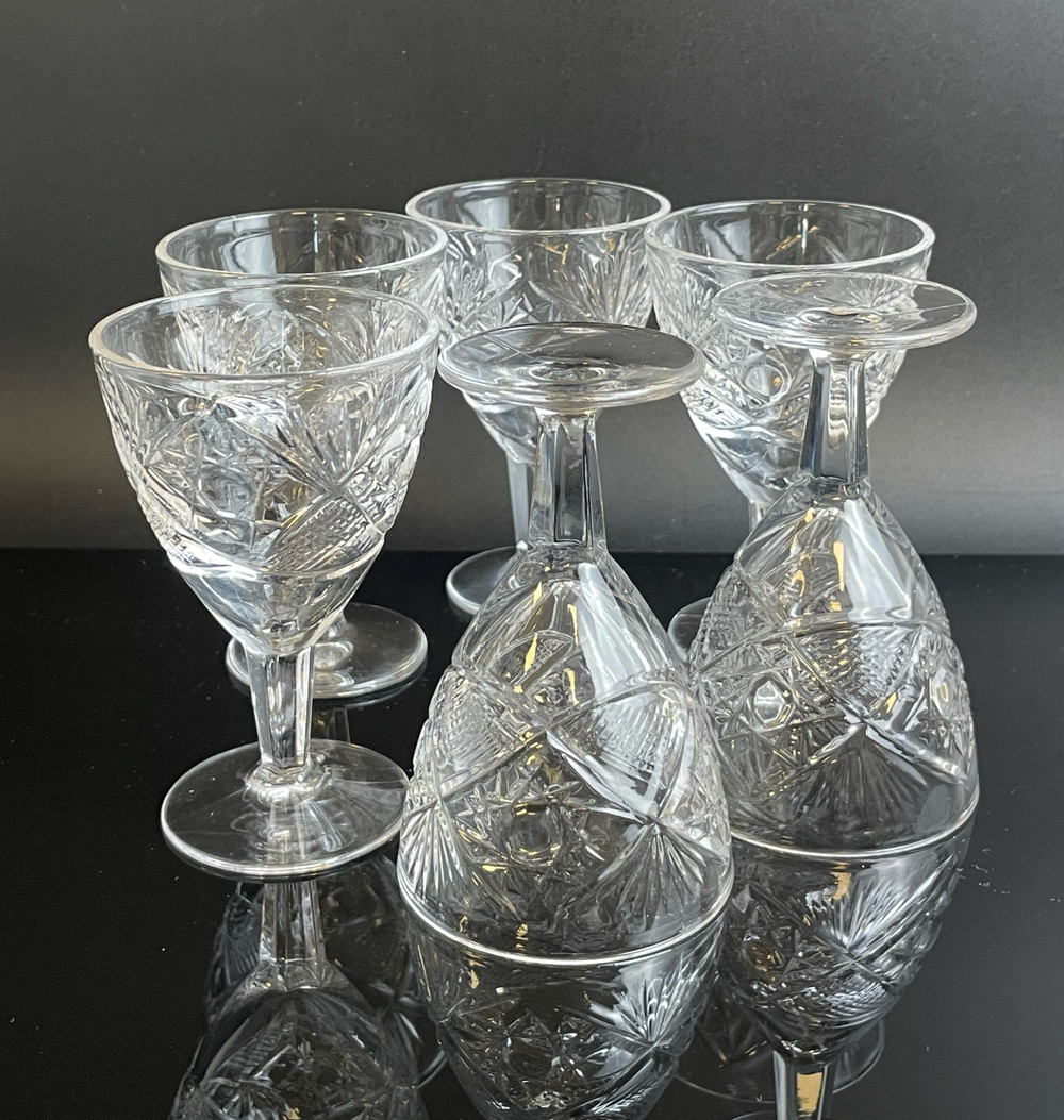 Рюмки на ножке набор из 6 штук хрустальные, алмазная грань, геометрический орнамент,50 мл., 9 см, винтаж СССР 1970-1990 гг