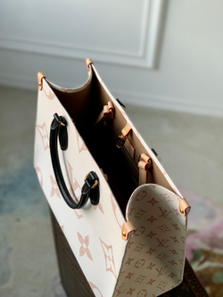 Louis Vuitton Onthego MM