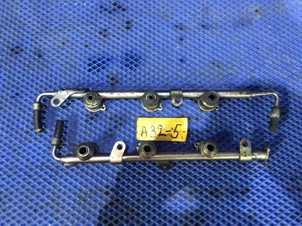 Топливная рейка NISSAN CEFIRO 1997