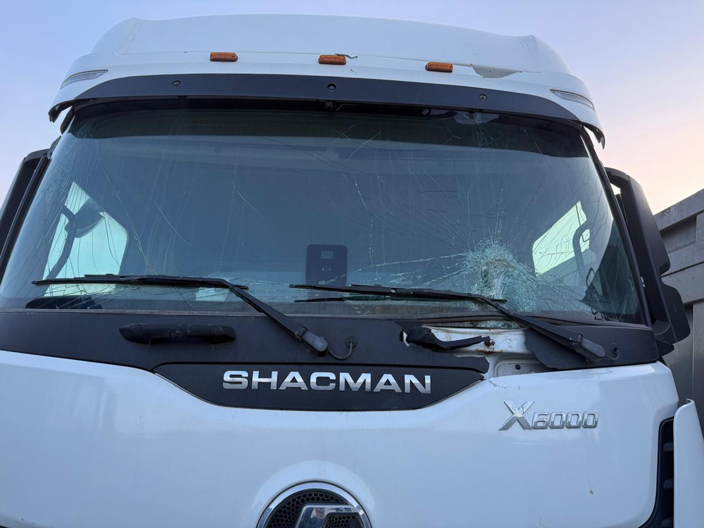 Shacman (Shaanxi) SX* 4x2 Седельный тягач SX4188YY381 (Дизельный, 12,5 л, 473 л.с., АТ)