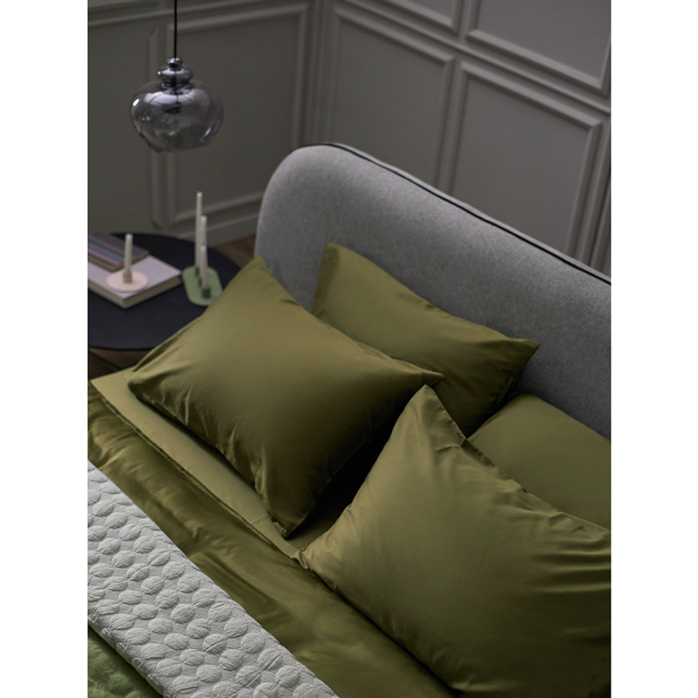 Простыня на резинке из премиального сатина оливкового цвета из коллекции essential, 160х200х30 см