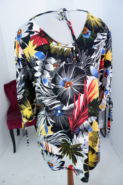 Блузка яркая и приятная к телу, маркировка 44+6, на 50 размер