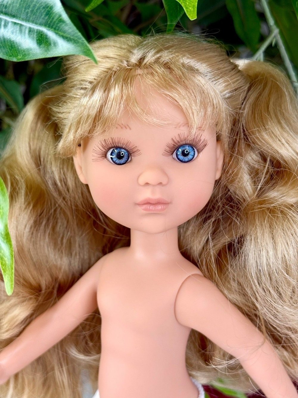 Кукла BERJUAN виниловая 35см Ева без одежды (2836A2)