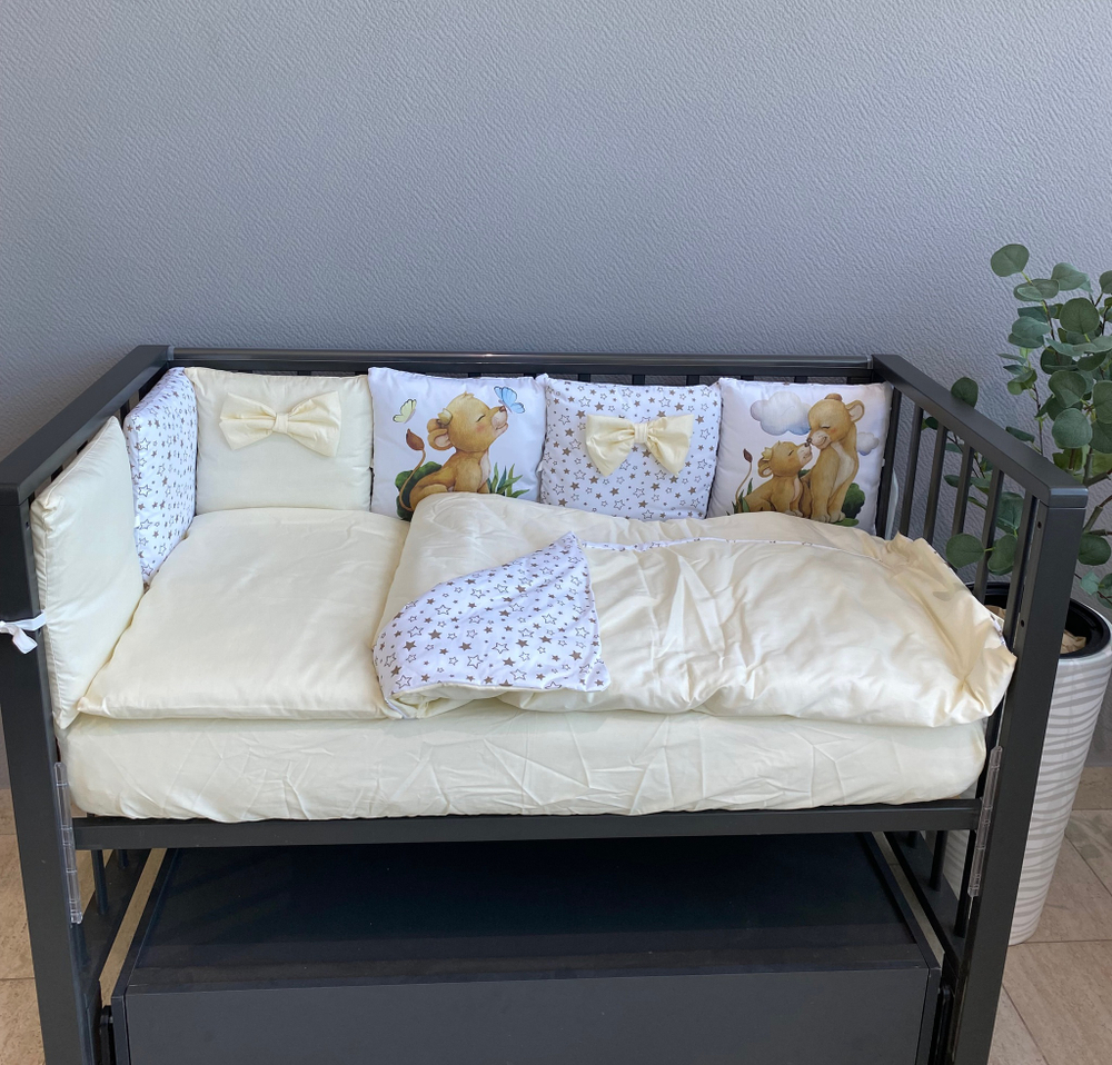 Комплект в кроватку 18 предметов "Львенок и бабочки" желтый, сатин