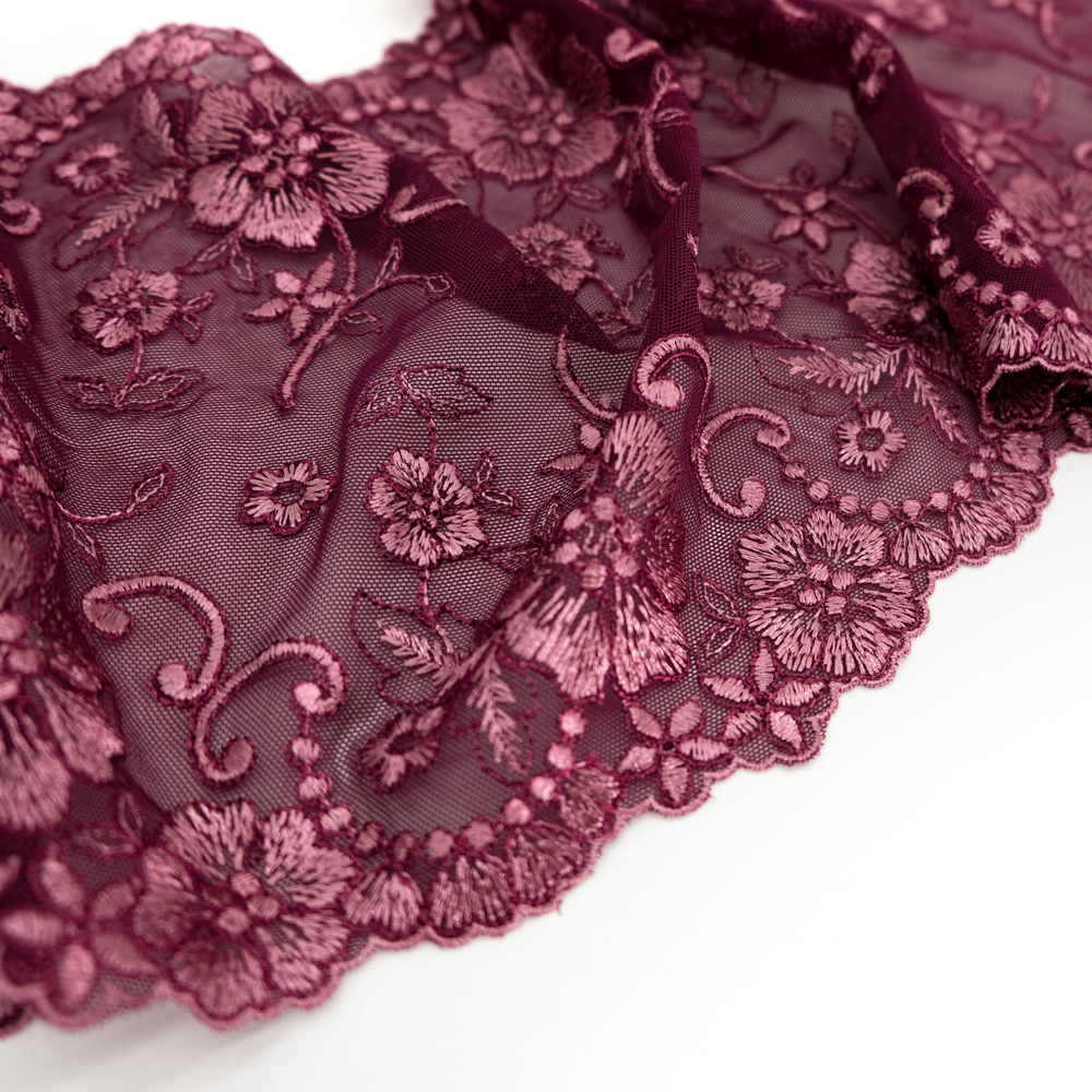 Вышивка на сетке БРУСНИКА, 21см