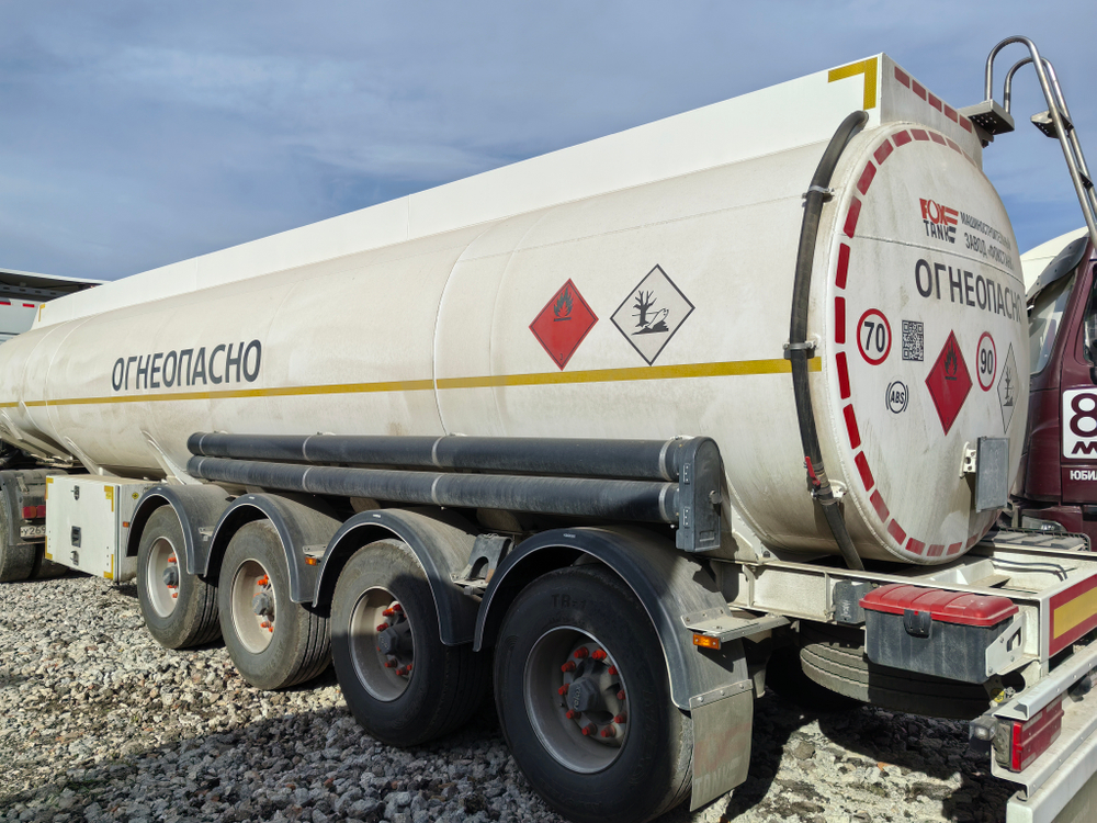 FoxTank 8777 Полуприцеп цистерна 877721 (светлые нефтепродукты)