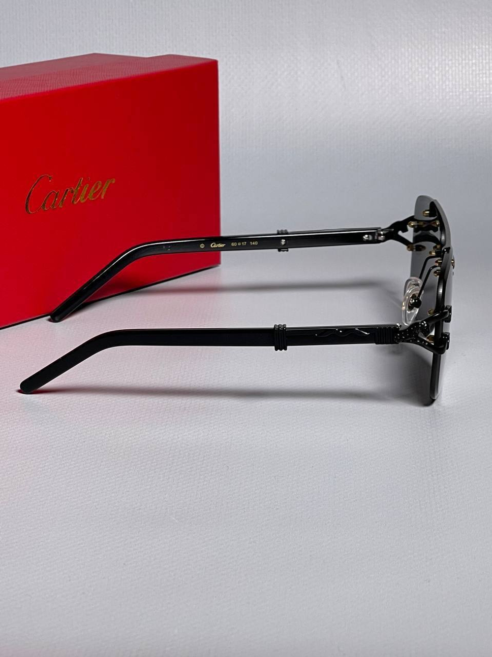 Солнцезащитные очки Cartier
