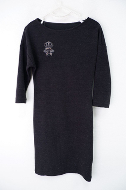 Платье с декором 42 размер