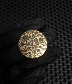 Латунная монета Черепа