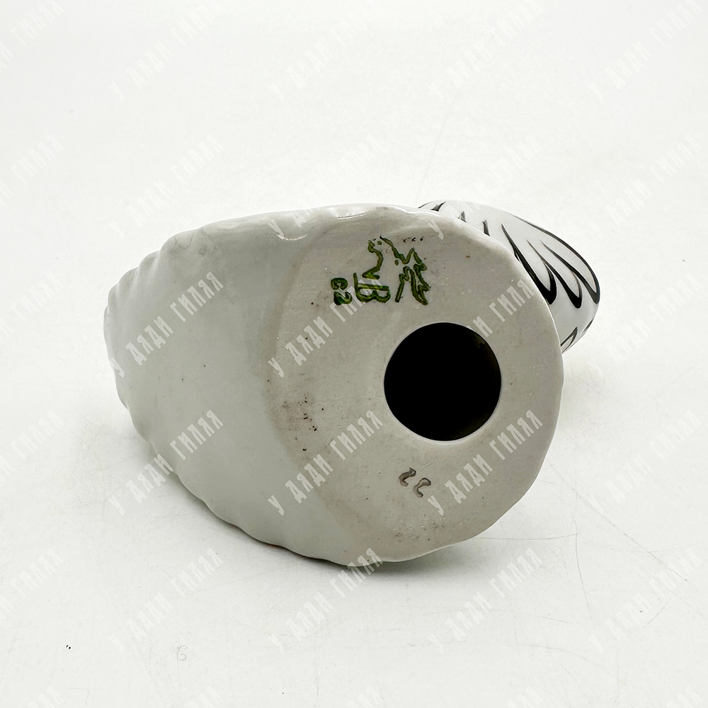 Статуэтка Курочка с золотым яйцом. Фарфор, золочение, ручная роспись. СССР. Вербилки. 1966 г.