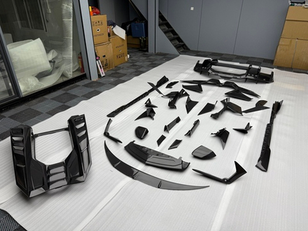 Карбоновый обвес для Lamborghini Revuelto 2023+ Ламборгини