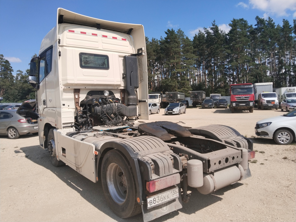 Foton AUMAN 4x2 Седельный тягач BJ4189SLFKA (Дизельный, 11,8 л, 470 л.с. АТ)