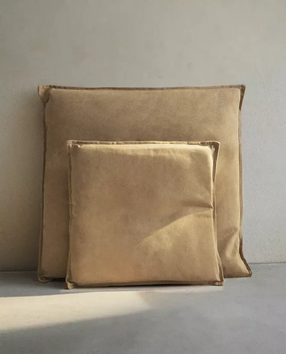 ZARA HOME КВАДРАТНАЯ ПОДУШКА ДЛЯ ДОМАШНИХ ЖИВОТНЫХ, ПЕСОЧНЫЙ