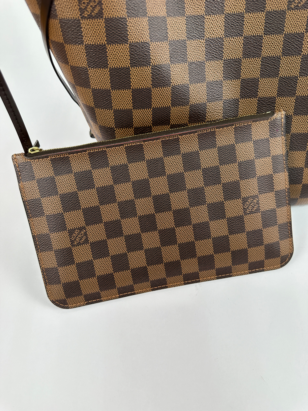 Сумка Louis Vuitton Neverfull MM