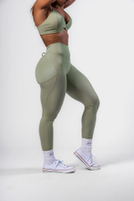 Леггинсы V-Cut Lace-Up Sculpting Leggings OWN YOUR POWER 426 Зеленые