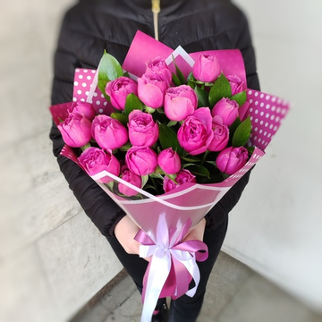 Букет из 7 кустовых пионовидных роз сорта "Misty Bubbles"