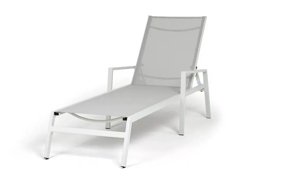 "Парма" шезлонг, каркас алюминий светло-серый (RAL7035) муар, ткань текстилен светло-серая