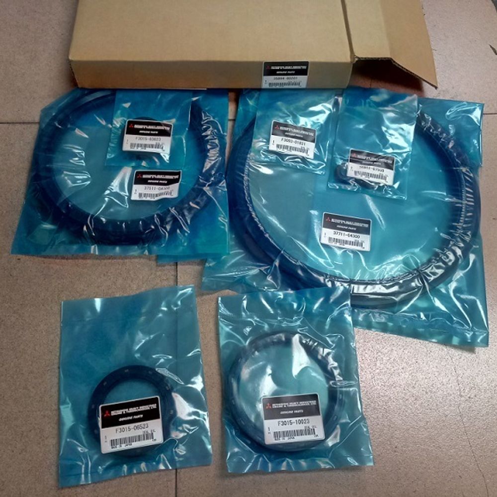 Сальники комплект / Seal Kit, Oil АРТ: 35B94-00201