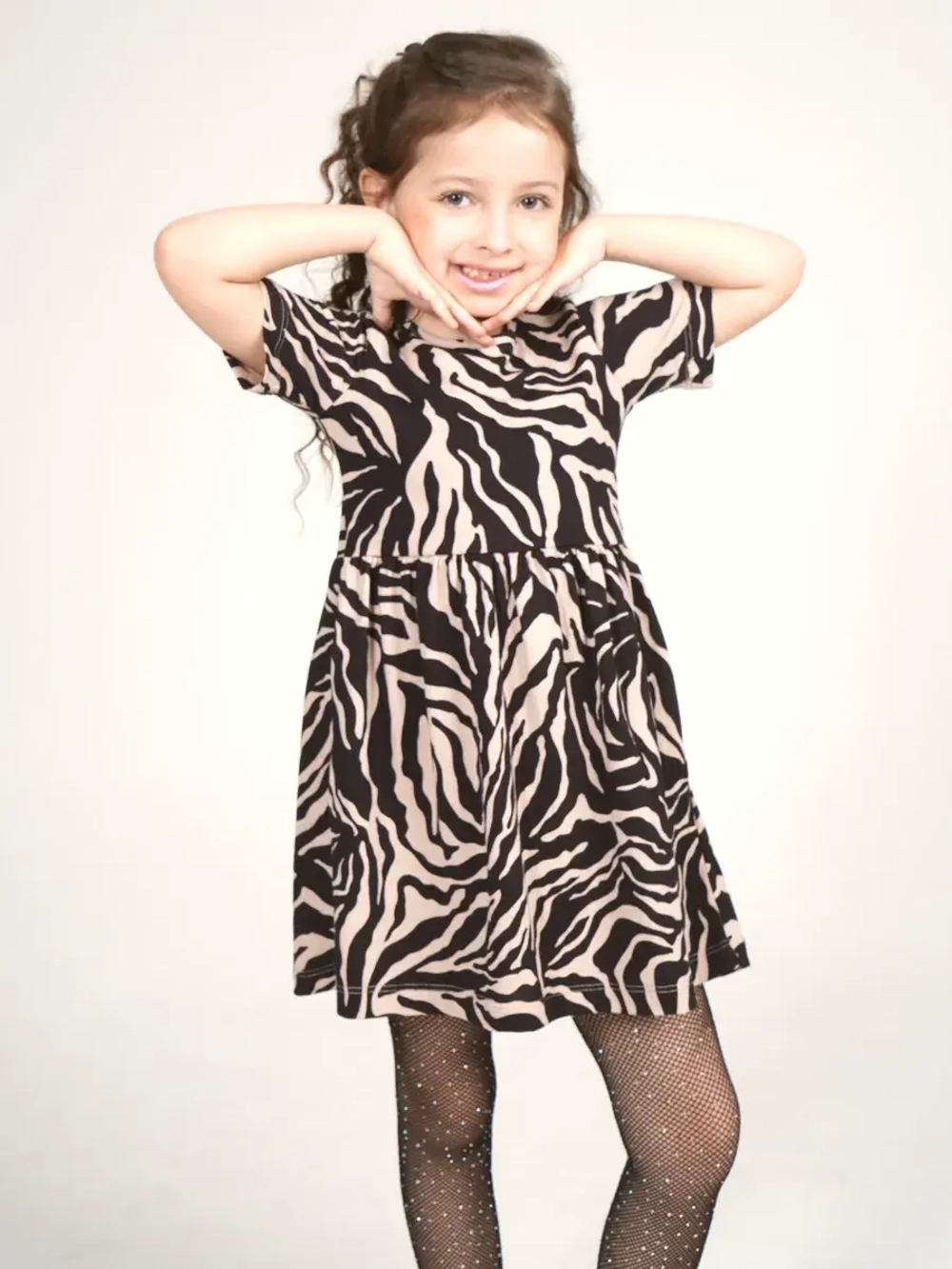 Платье в садик с коротким рукавом