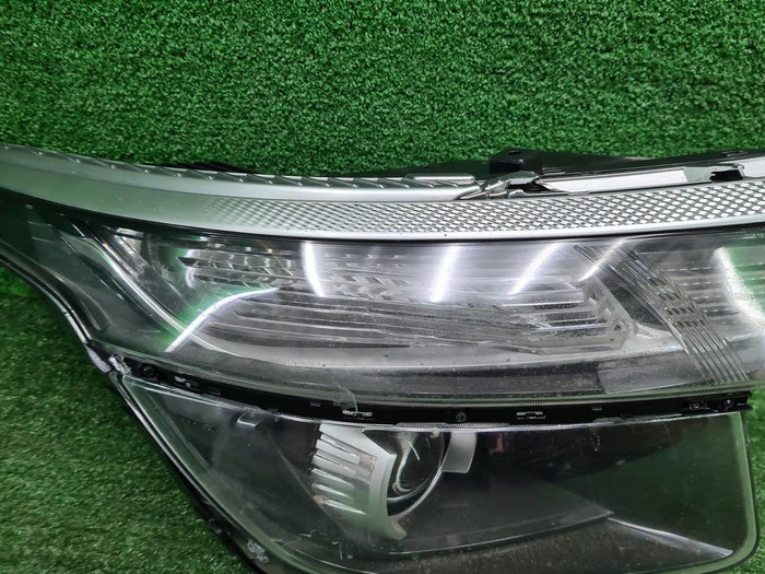 Фара правая Kia Seltos (2019-2022) галоген