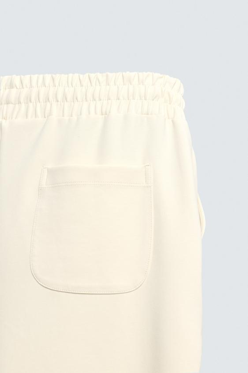 ZARA ДЖОГГЕРЫ ИЗ ВЫСОКОТЕХНОЛОГИЧНОЙ ТКАНИ С ДЕКОРАТИВНЫМИ ШВАМИ, ЭКРЮ