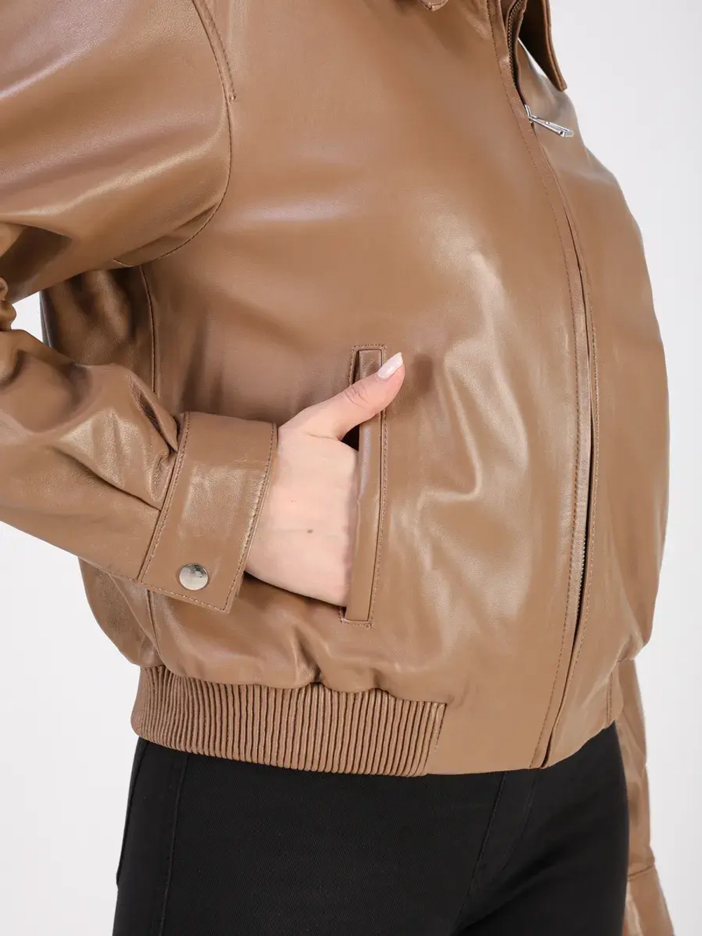 Кожаная куртка демисезонная