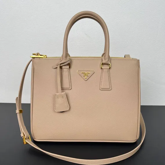 Большая сумка Prada Galleria из сафьяновой кожи