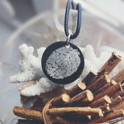 Кулон с отпечатком пальца на заказ
