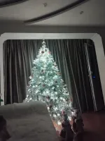 Заснеженная елка с гирляндой «Камчатская» теплый свет (Литая+пвх) 180 см / 1,8 м