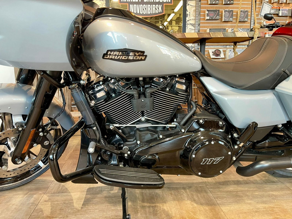 Harley-Davidson ROAD GLIDE 2024 (Atlas Silver / Black Trim) с НДС