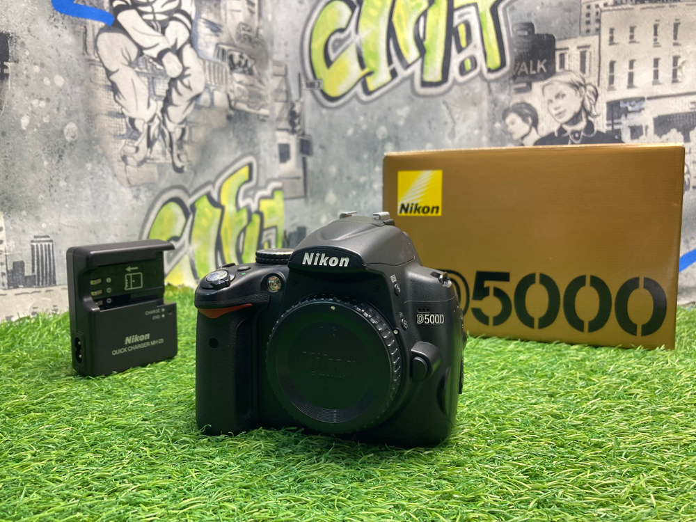 Nikon D5000 39.300 кадров