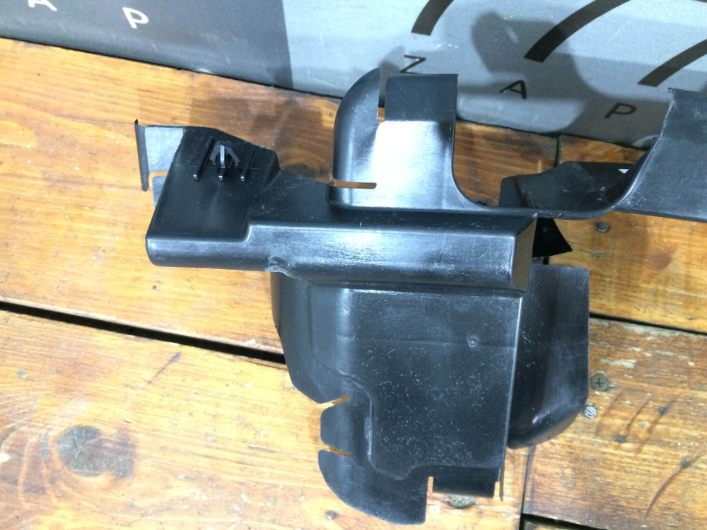 Дефлектор радиатора правый Camry XV70 Новый Оригинал 1659325030