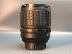 Nikon 18-105mm 3.5-5.6G ED присутствует царапина на передней линзе