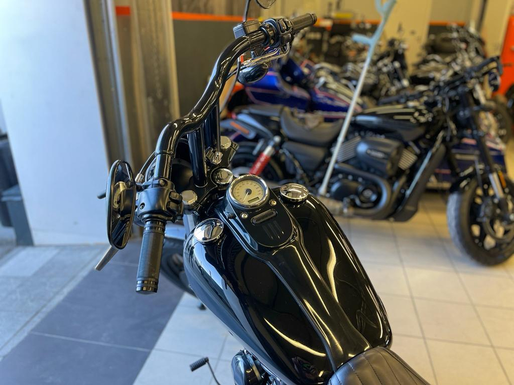 Dyna Street Bob, Harley-Davidson (2009)