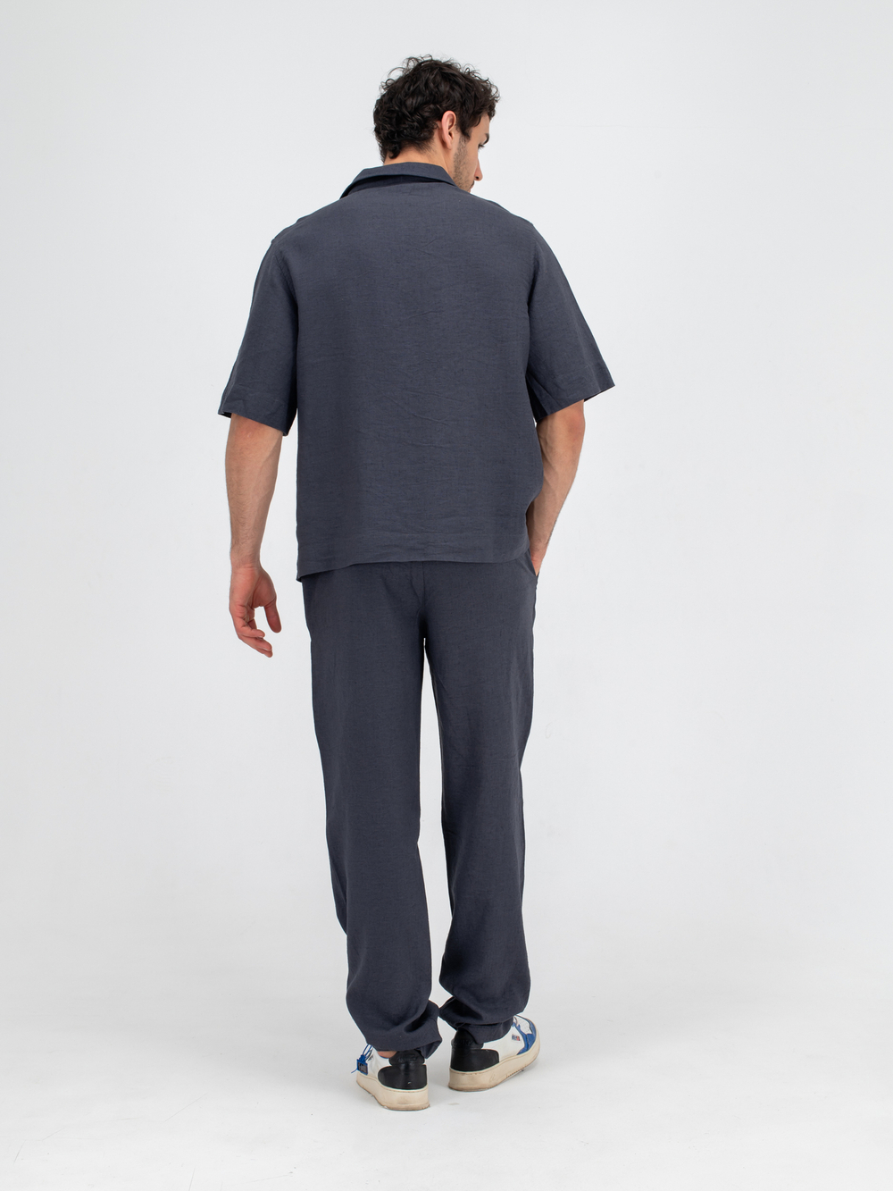 Костюм льняной с брюками. Графит