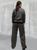 20842 Костюм женский (брюки-палаццо и бомбер) черный в елочку жаккард (52)