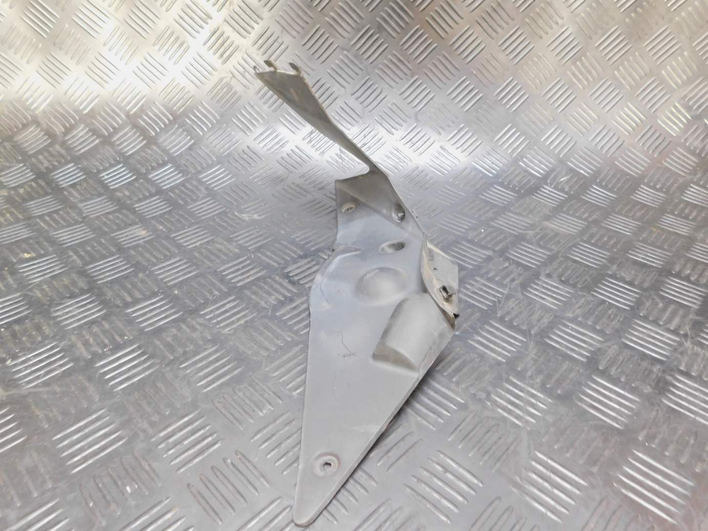 Пластик внутренний правый Kawasaki Ninja 400R ER400B 052354