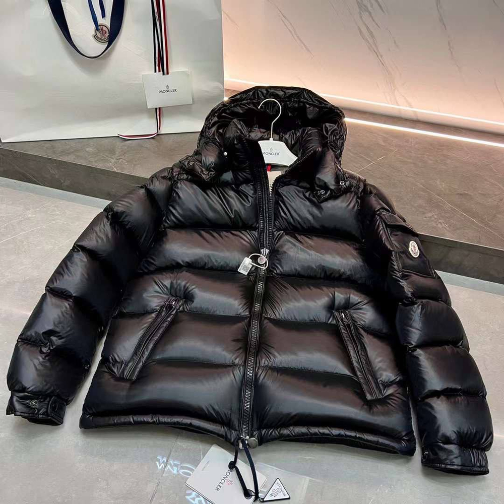 Пуховик Moncler