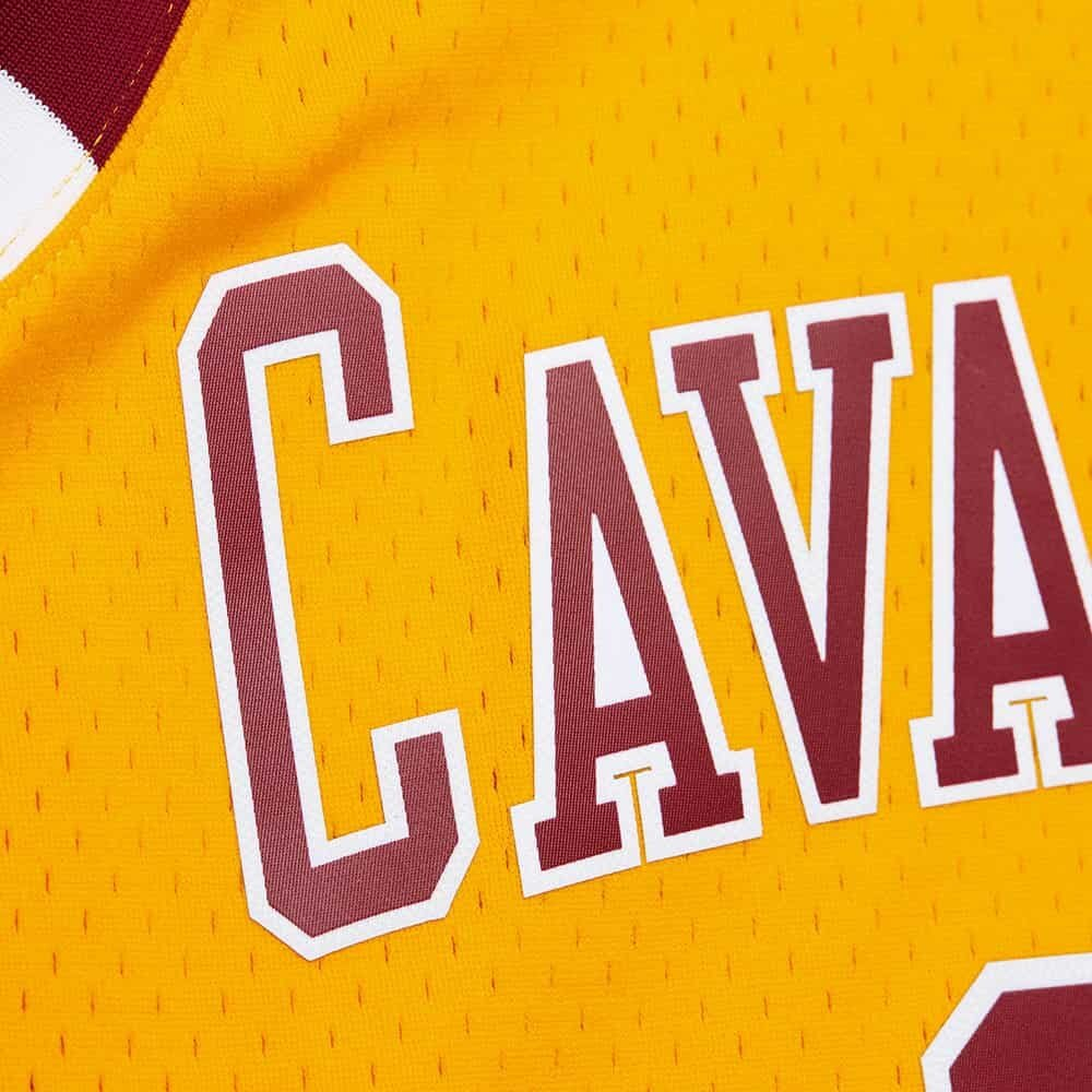 Баскетбольная джерси Mitchell&Ness NBA Gold Hardwood Classics Swingman Jersey 2004/05 Cleveland Cavaliers Anderson Varejao Yellow