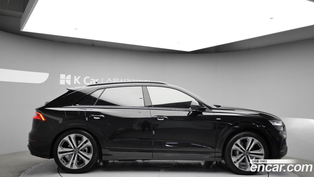 Audi Q8 55 TFSI Quattro Premium (11.2022)