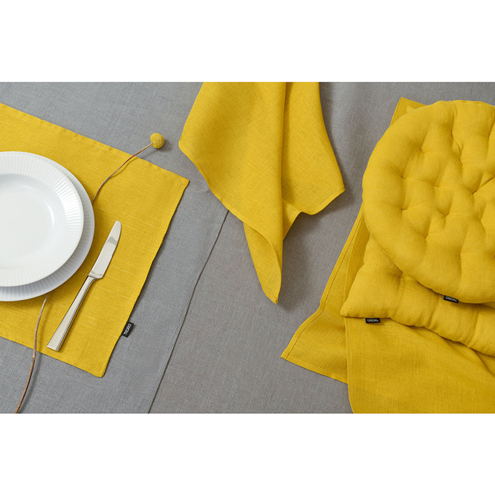 Подушка на стул из стираного льна горчичного цвета из коллекции essential, 40х40x4 см