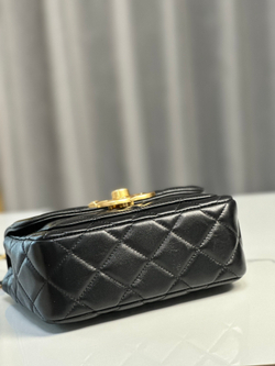 Chanel Bag 19 cm