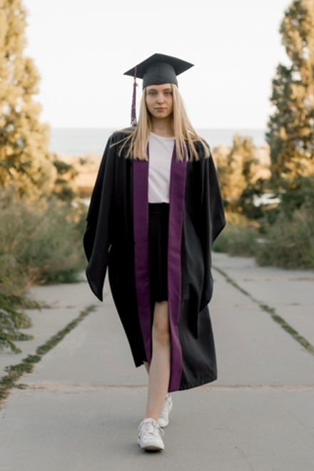 Комплект выпускника “Оксфорд” – мантия с фиолетовой полосой