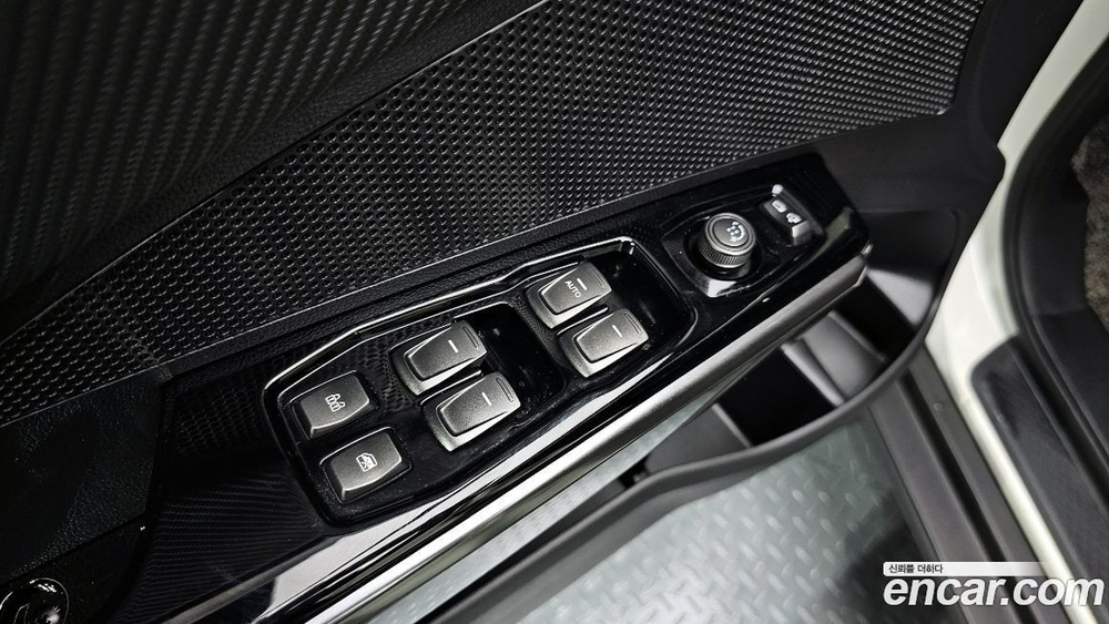 KG Mobility (Ssangyong) Very New Tivoli Бензин 1.5 2WD (08.2020)