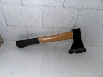 Топор деревянная ручка 1000 грамм