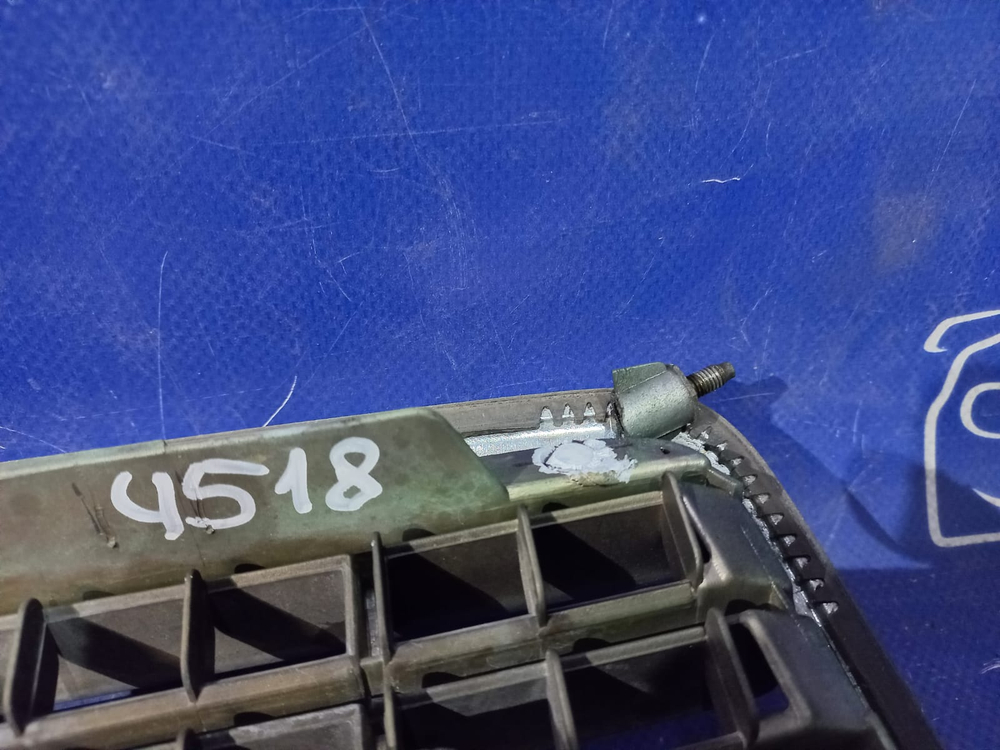 Решетка радиатора TOYOTA PROGRES 1998-2001