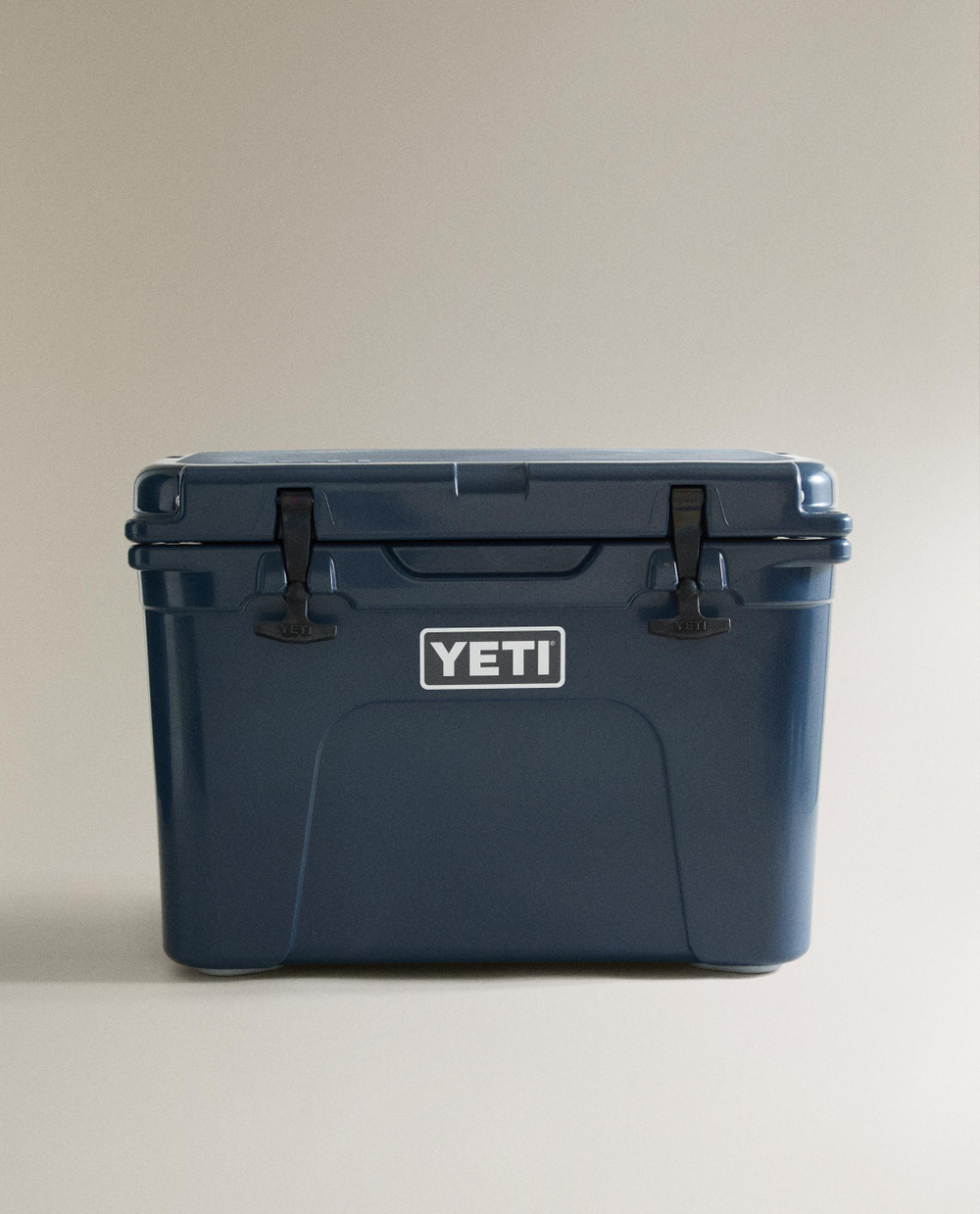 YETI Термобокс-холодильник переносной 27 л с жёстким корпусом