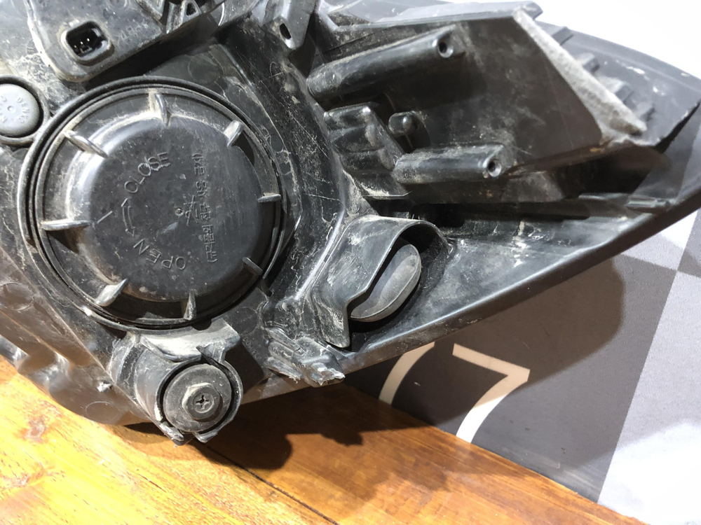 Фара правая Kia Picanto 2 (TA) 11-15 Б/У Оригинал 921021Y000