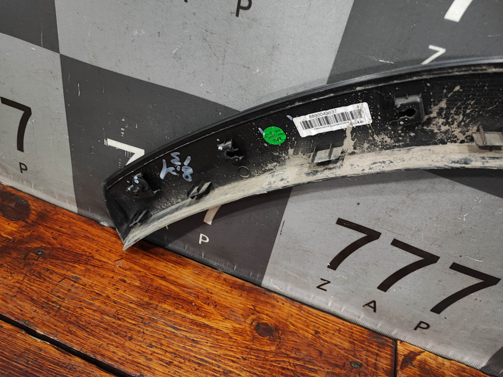 Накладка крыла заднего правого Geely Monjaro 21-нв Б/У Оригинал 6073117700